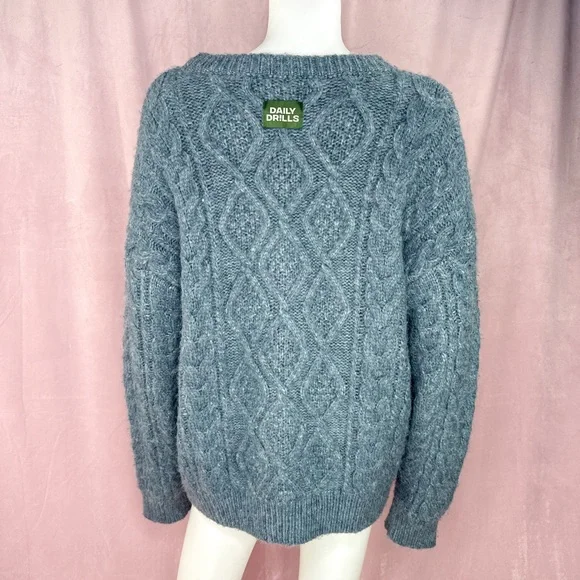 Daily Drills Womens Wool Blend Blue Cable Knit Sweater Size XS / Small Crew neck - Picture 3 of 7